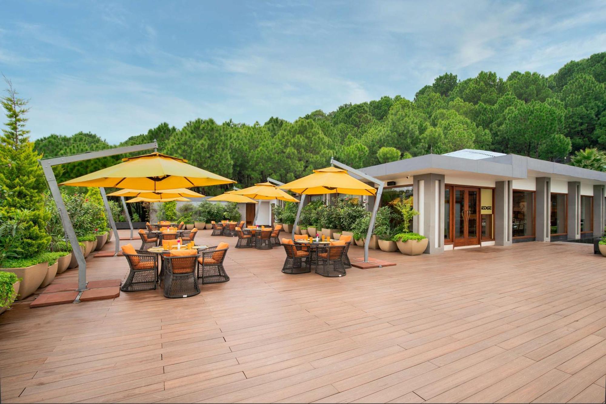 Radisson Blu Resort Dharamshala Dış mekan fotoğraf